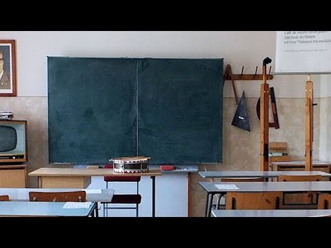 Lehrer fordert Hitler Gruß von Schülern und geht noch weiter - die Klasse reagiert spektakulär