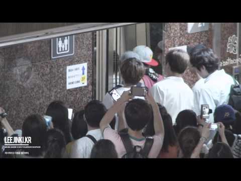 120815-16 ONEW in airport