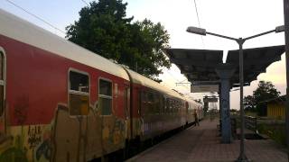 preview picture of video 'AEG 520 diesel multiple unit at Korinos (01/08/11)'