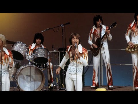 How Bo Donaldson & The Heywoods Stole the Spotlight with 'Billy, Don’t Be A Hero'!