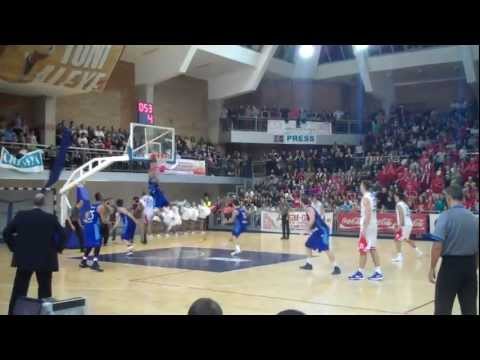 CSM ORADEA- GAZ METAN MEDIAS 73-62 - Duo castigator intre Franklin si Stefanovic.