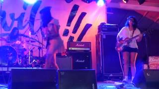 LA LUZ - You disappear (Live @Fuzzville) (Benidorm - Alicante) (9-9-2016)