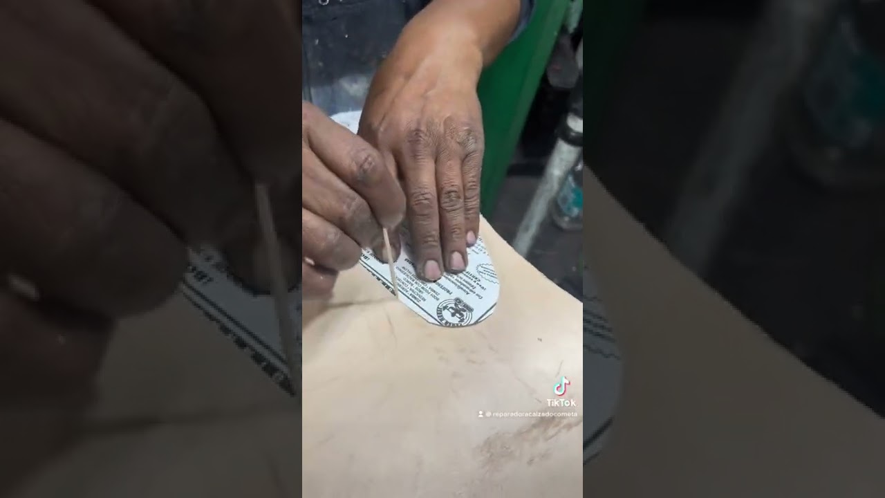 Restauración de botas de piel exótica