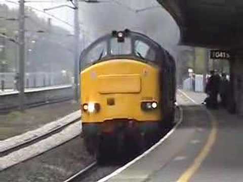 37259/37069 on 1Q18 at Durham, UK, 26 October 2007, running in full DRS livery.