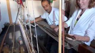 preview picture of video 'Travelmorocconow Weaving in Tangier'