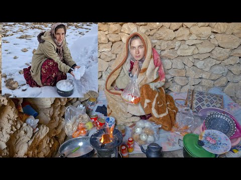 In a Blizzard, a Foreigner Helps a Homeless Pregnant Woman in the Mountains❄️❄️