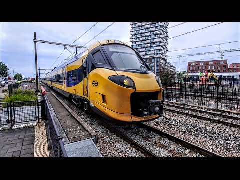 10 cars of ICNG whizz by Rotterdam Zuid! - Fly-by -