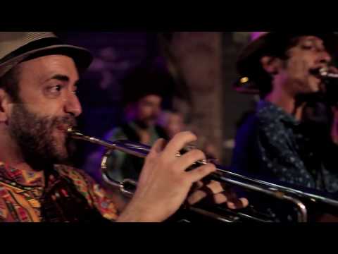 Orquestra Voadora ao vivo na Encruzilhada - Cavaleiro de Aruanda