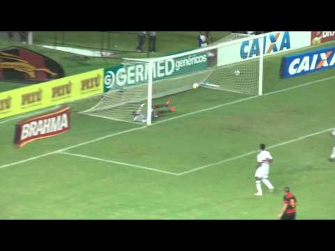 Gol de Felipe Azevedo contra o Santa Cruz