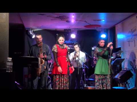 Laura & Kristina Marti "Hnaecek Sere"