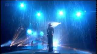 Rihanna performs &quot;Diamonds&quot; on The X-Factor UK