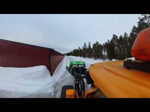 mycket snö som har rasat från Elitförråd.