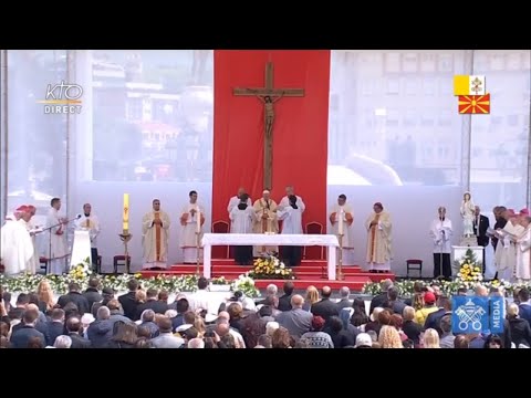 Messe sur la place de la Macédoine de Skopje