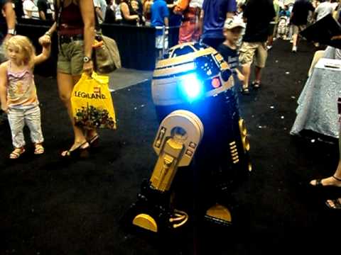 Star Wars Celebration V - Goldie R3-S6