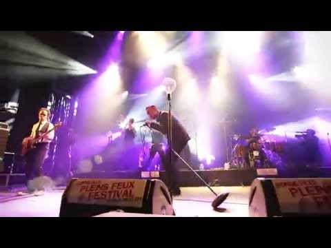 Electro Deluxe - Stayin Alive // Bee Gees Cover (Live)