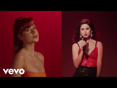 Normal Mujer - Francisca Valenzuela