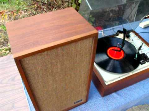 KLH Model 24 FM Phono Stereo in action