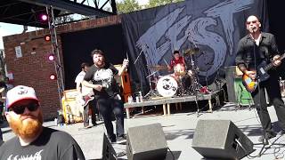 Iron Chic - Cutesy Monster Man live at The Fest 2016