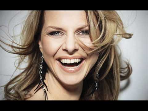 download lagu mp3 mp4 En Olekaan Yksin, download lagu En Olekaan Yksin gratis, unduh video klip En Olekaan Yksin
