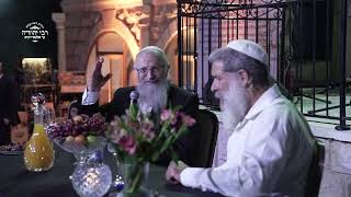 הרב שמואל אליהו והרב אייל יעקובוביץ בהתוועדות מיוחדת בתורת התנאים | הילולת ר יהודה בר עילאי תשפ"ד (הרב שמואל אליהו) - התמונה מוצגת ישירות מתוך אתר האינטרנט יוטיוב. זכויות היוצרים בתמונה שייכות ליוצרה. קישור קרדיט למקור התוכן נמצא בתוך דף הסרטון