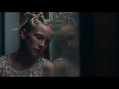 Filmtipp 21.11.2020 von Brigitte Strubel-Mattes: EINE TOTAL NORMALE FAMILIE | ex33