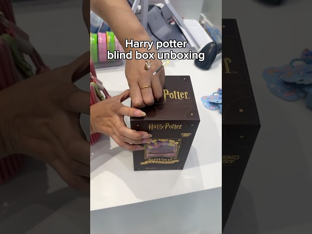 Vídeo relacionado con Juego de 12 bolas de Navidad de Harry Potter con diseño de Hedwig Dobby Hogwarts, en caja de regalo