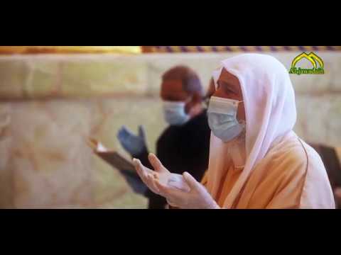 ⁣أراكَ و لكن بعينِ القلوب