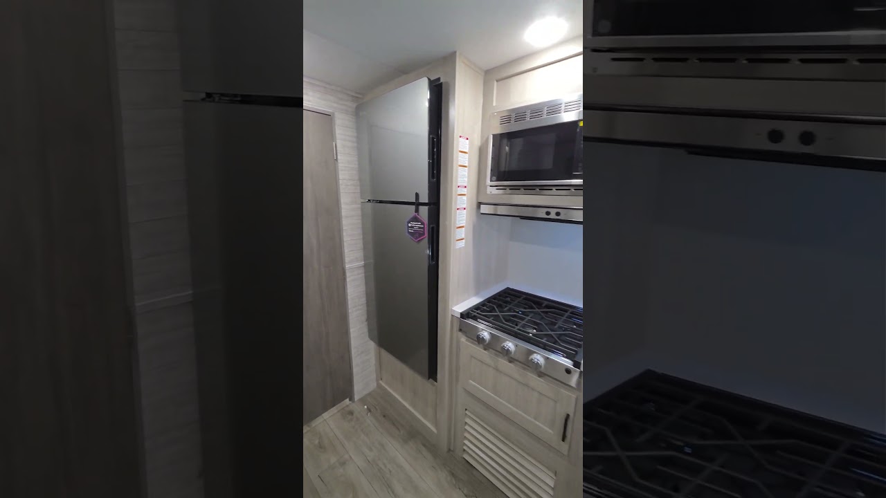 2026 Coachmen Catalina Summit 231MKS TRAVEL TRAILER