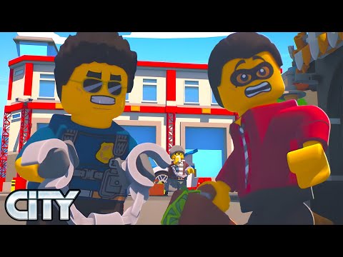 THE ROBBER MUST BE STOPPED! 😡 💵 | LEGO CITY ADVENTURES | WildBrain Kids