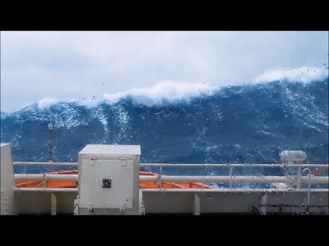 🌊 SHIP BATTERED BY HUGE WAVES. #Storm #Ship #Sea #Waves #Rescue #Ocean #Boxing-day #oceanwaves