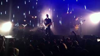 Queens of the Stone Age - The Sky is Fallin&#39; (Live @ The Wiltern Theater) 04.13.2011
