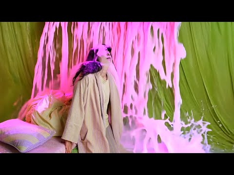 Fritzi Ernst - Ich steh im Bett (Offizielles Musikvideo)