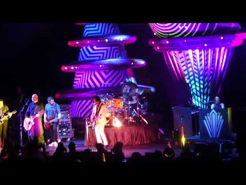 Videoclip de Oily Water (Live in Hyde Park, London 3/7/09) — Blur