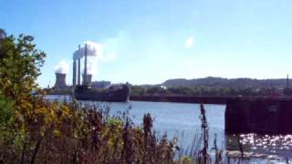 preview picture of video 'LST-325 on Ohio River 9/8/10 pt. 1'