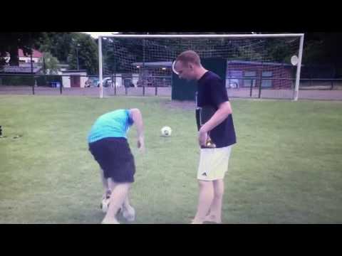 Kreisliga ist, wenn man betrunken besser schießt als nüchtern !