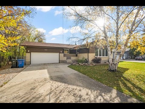 707 Community Row, Charleswood Winnipeg