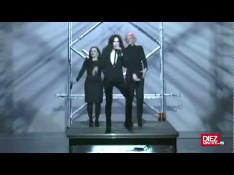 Bimba Bosé, actuación sorpresa y presentación de su colección