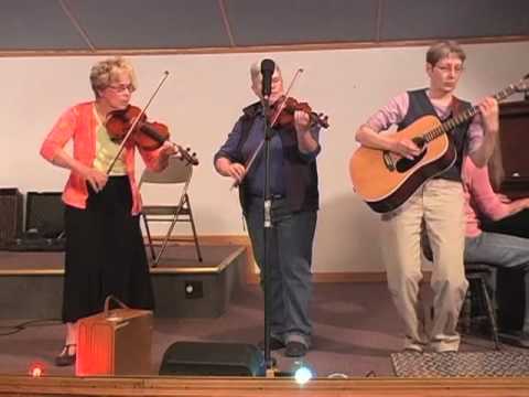 Master fiddle showcase [1 of 16]: Elaine Malkin and the Northstar Sisters