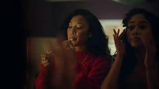 Three 6 Mafia&#39;s &#39;Ridin&#39; N&#39; Da Chevy&#39; (1999) sampled in Isaiah Rashad&#39;s &#39;Lay Wit Ya.&#39; (2021)