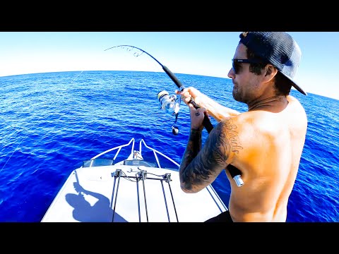Isolating In The Deep Blue With My Best Mate Hunting Fish For Food SHARKS & MAHI (Part 1) - Ep 192