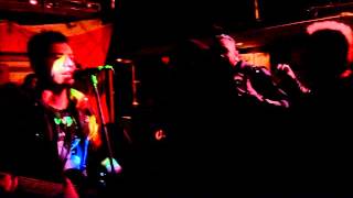 Deskicio Frénicos - Las Multitudes Son Un Estorbo ( Cover Eskorbuto )