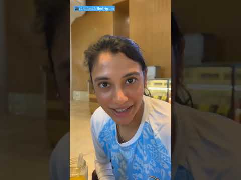 Only Jemimah Rodrigues can pull Smriti Mandhana's leg 😂 #ytshorts