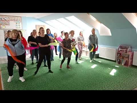 KOCHAM MAMĘ I TATĘ NIE TYLKO OD ŚWIĘTA, piosenka dla dzieci, METODA EDUMUZ