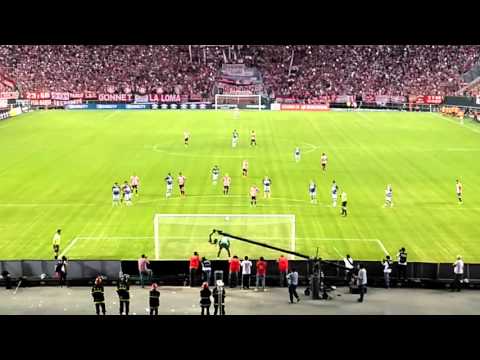 La picó la gata ! 3 a 0. Paliza