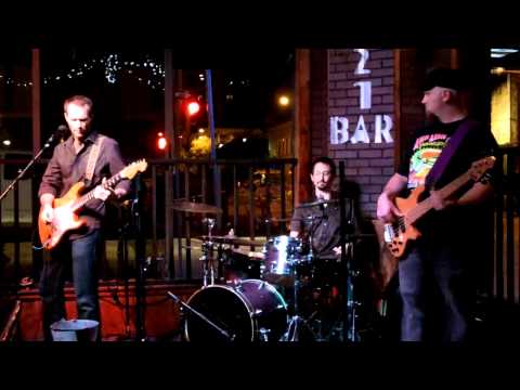 8.6.10 Karl Morgan @ 121 Bar