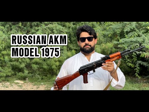 Abfeuern der ungefeuerten russischen AKM 1975