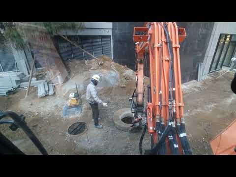 경계석 작업 jk틸트 굴착기 굴삭기 포크레인 excavator digger operator develon korea tiltrotator