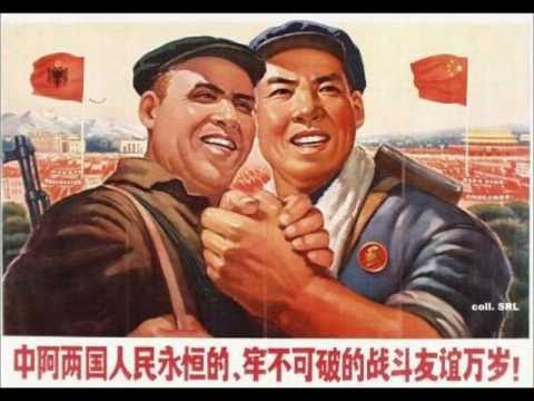 Knutna Nävar - I ena handen hackan (Albaniensång).wmv