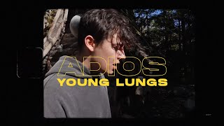 Kadr z teledysku Adios tekst piosenki Young Lungs