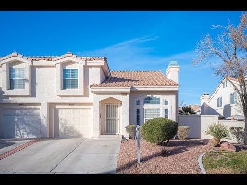 Live in Style: Gorgeous Townhome with Prime Location!